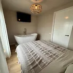 Romantic Jacuzzi In The Center Lejlighed