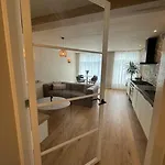 Romantic Jacuzzi In The Center Lejlighed