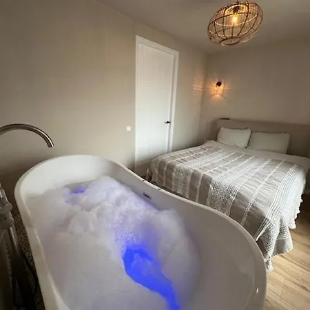 Romantic Jacuzzi In The Center * Бодегравен