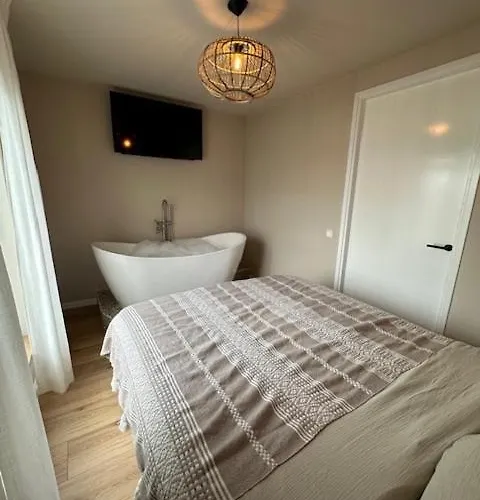 Romantic Jacuzzi In The Center Appartement